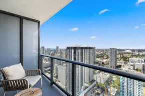 44Flr Condo w Stunning Views